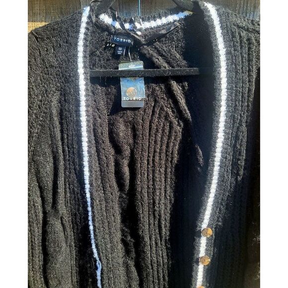 TORRID NWT size plus 0 or M/L 10 - Picture 2 of 5